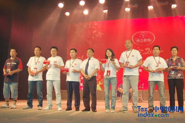 Ϸت(jng)N(xio)̃(yu)㌧ُT