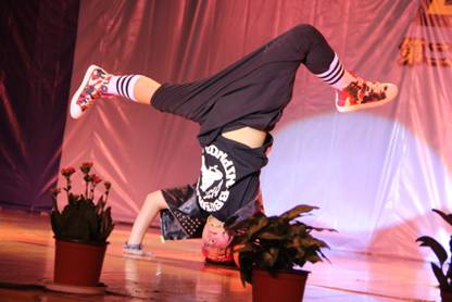 ҡ֮ǡڶNICKIEͯbL(fng)ɴِQِĻ