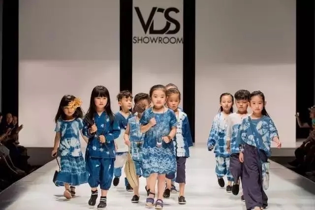 r(sh)OӋRFASHIONSHOWCASEz(hu )ɞ麼ݕr(sh)ƽ_