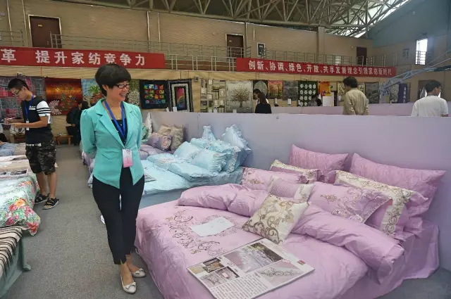 Ҹζϯͨ300Ҽa(chn)ƷŮ